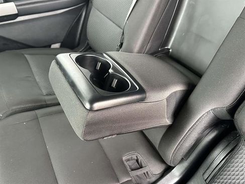 Used 2023 Ford Explorer XLT image 12