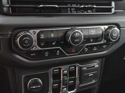 New 2025 Jeep Wrangler Unlimited Sahara image 12