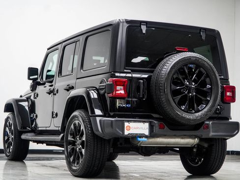 Used 2023 Jeep Wrangler Unlimited Sahara w/ Cold Weather Group AWD/4WD image 11