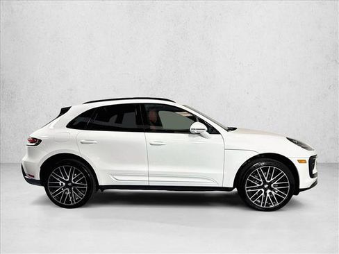 Certified 2025 Porsche Macan Turbo AWD/4WD image 8