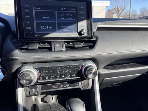 Used 2021 Toyota RAV4 XLE image 17