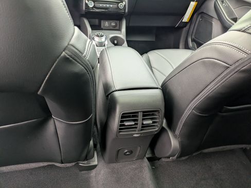 New 2026 Ford Escape SE w/ PHEV Premium Package FWD image 31