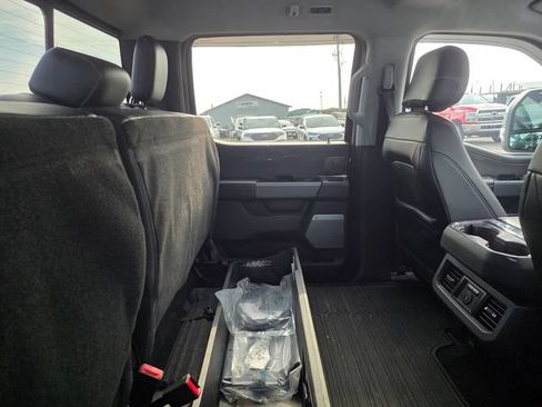 Used 2023 Ford F250 Lariat w/ Lariat Ultimate Package AWD/4WD image 7