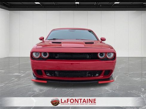 Used 2015 Dodge Challenger SXT image 8