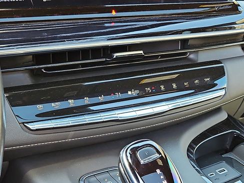 Certified 2022 Cadillac Escalade ESV Sport image 16