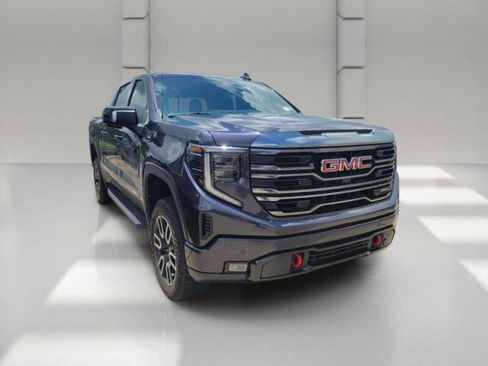 Used 2024 GMC Sierra 1500 AT4 w/ Technology Package AWD/4WD image 3
