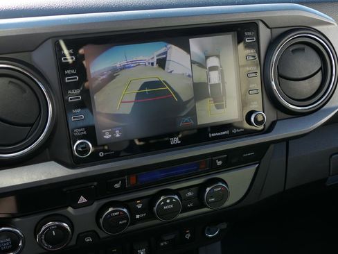 Used 2020 Toyota Tacoma TRD Off-Road image 18