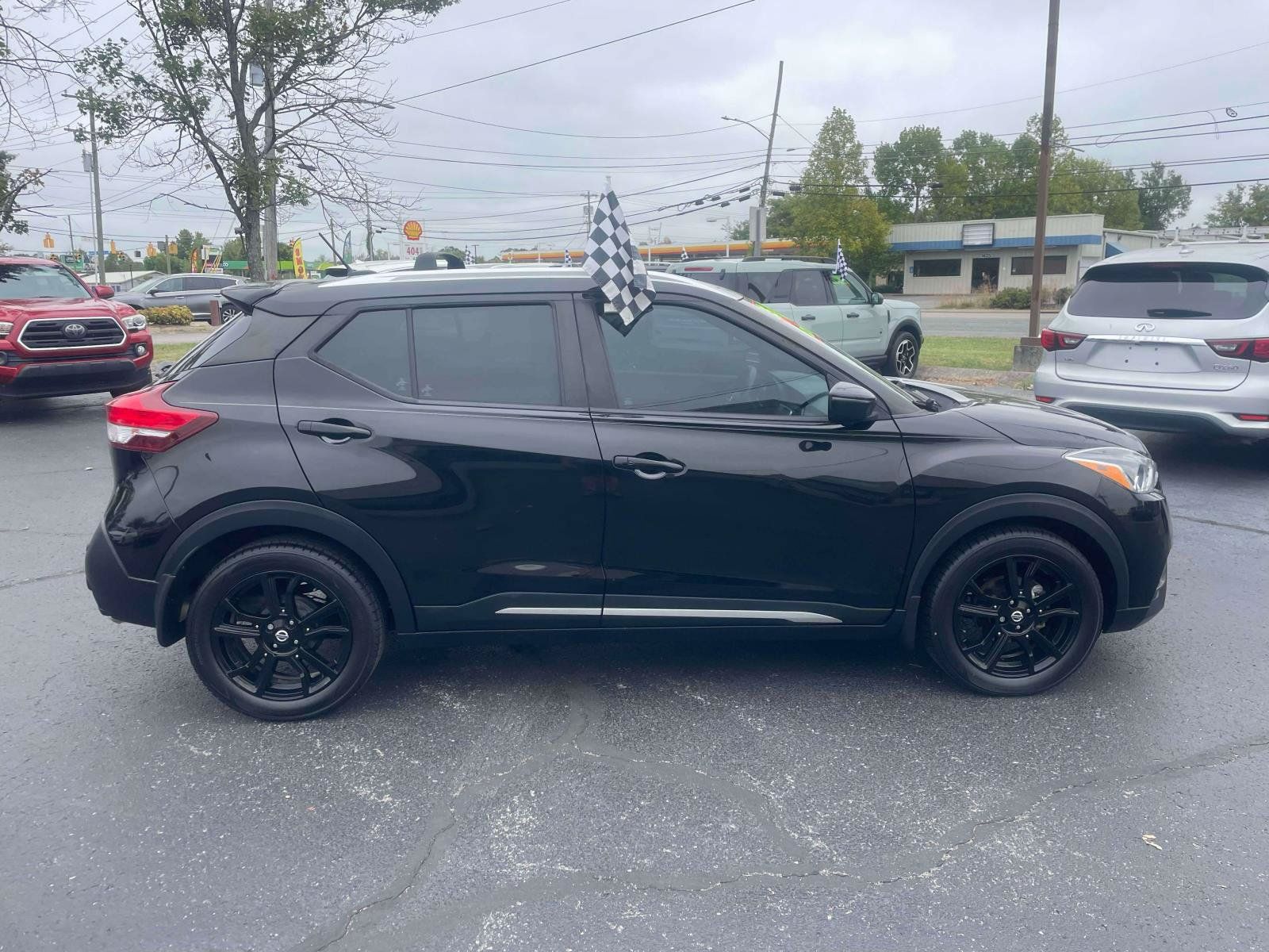Used 2020 Nissan Kicks SR w/ Exterior Package FWD image 10