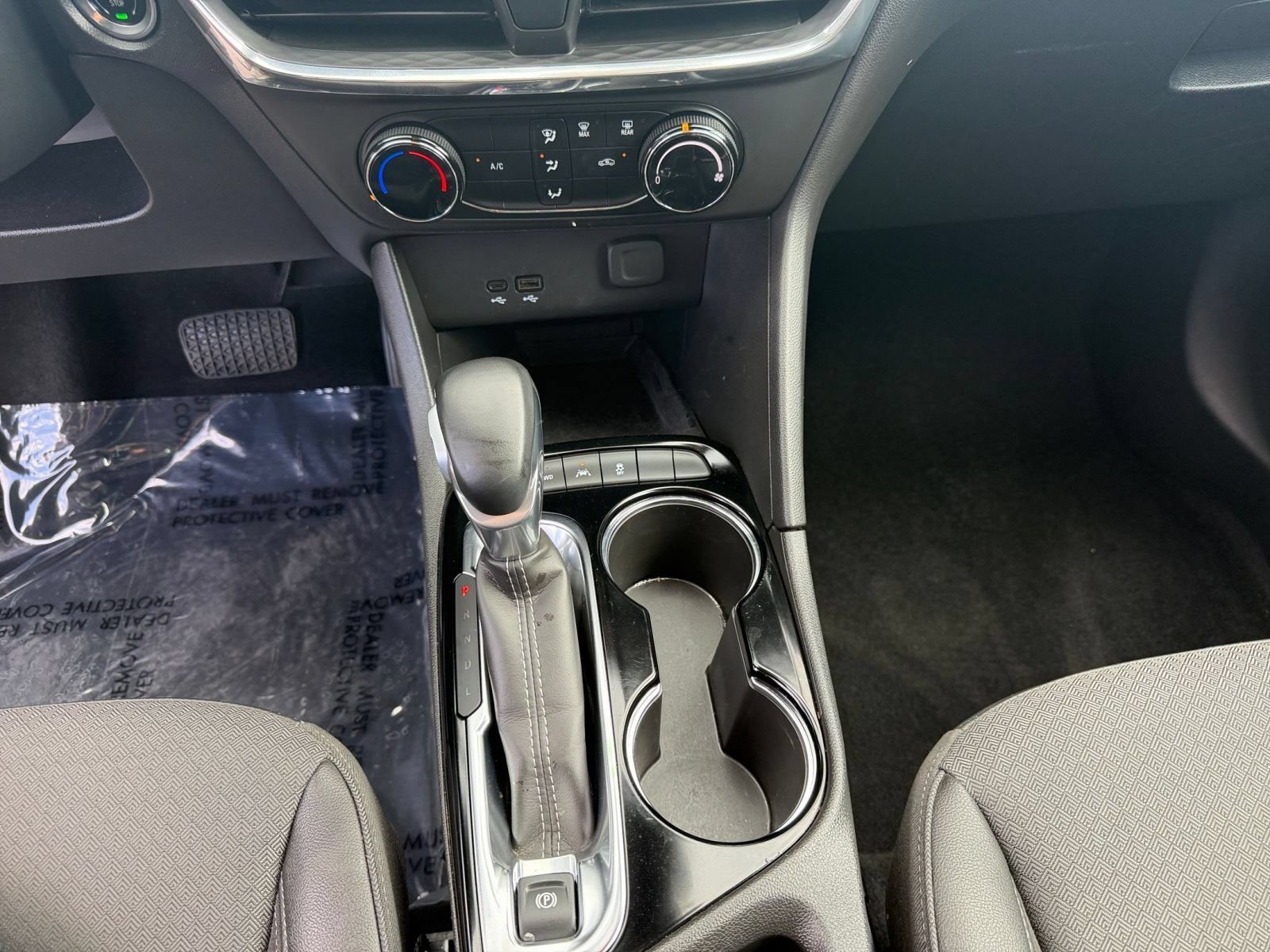 Used 2025 Buick Encore GX Preferred AWD/4WD image 39