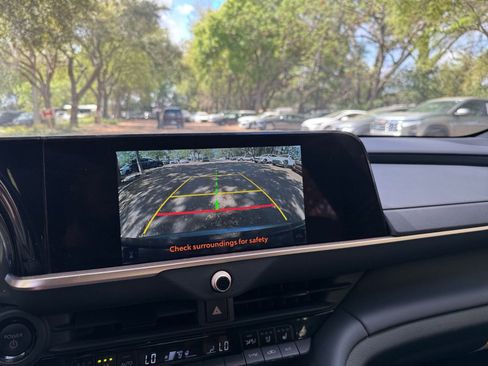 Used 2025 Toyota Crown XLE image 22