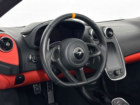 Used 2020 McLaren 600LT Spider RWD image 5