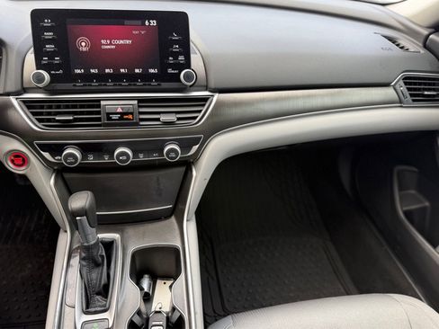 Used 2018 Honda Accord LX image 11