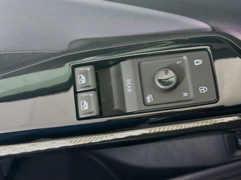 Used 2023 Volkswagen ID.4 Pro S RWD image 15