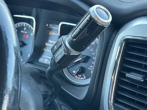 Used 2016 Nissan Titan PRO-4X w/ Pro-4x Convenience Package image 23