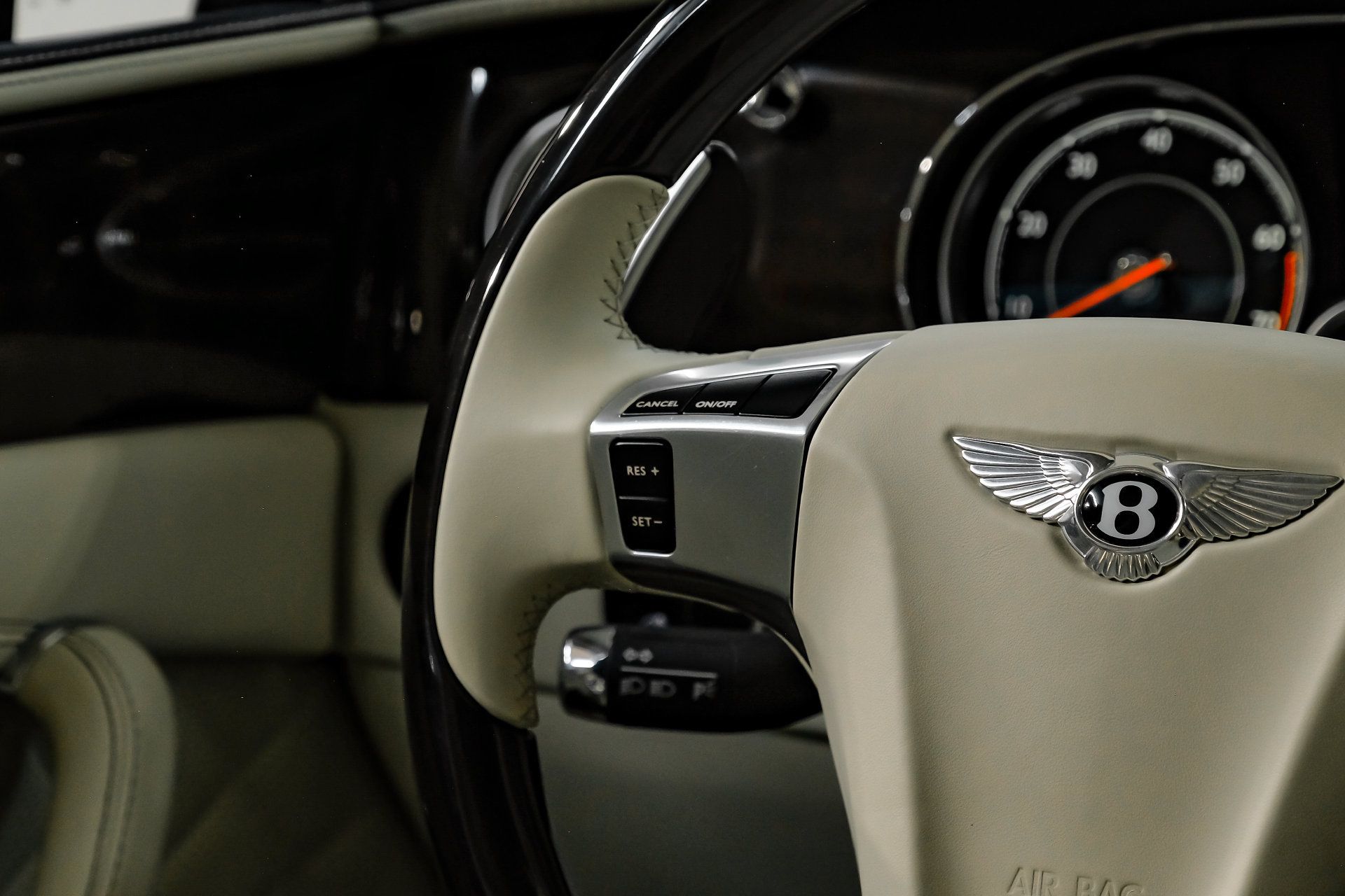 Used 2018 Bentley Flying Spur W12 AWD/4WD image 25