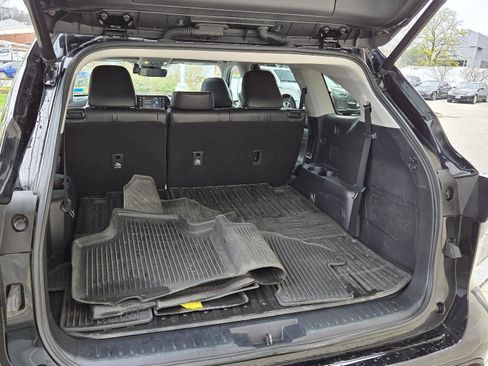 Used 2022 Toyota Highlander XLE image 20