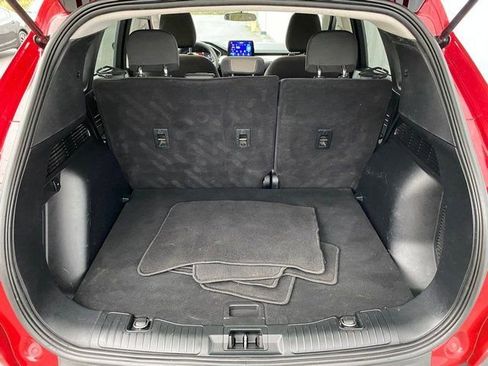 Used 2022 Ford Escape SE image 19