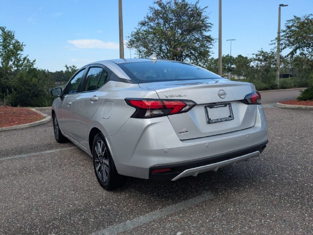 Used 2025 Nissan Versa SV FWD image 5