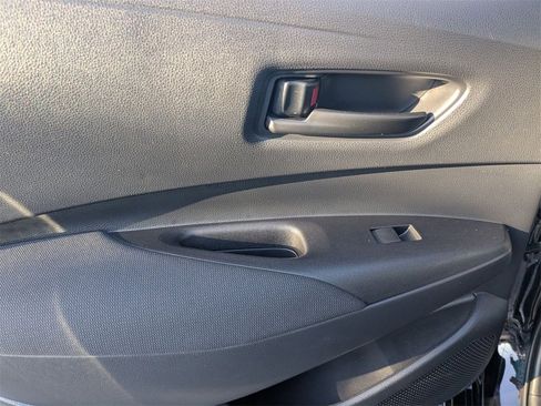 Used 2025 Toyota Corolla LE image 23