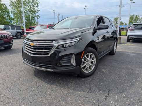 Used 2024 Chevrolet Equinox LT FWD image 3