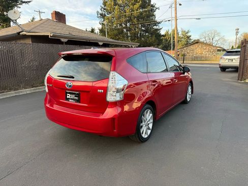 Used 2012 Toyota Prius V Three image 5