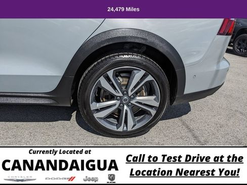 Used 2025 Volvo V60 B5 Cross Country Plus AWD/4WD image 41