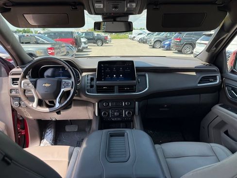 Used 2023 Chevrolet Suburban LT RWD image 12
