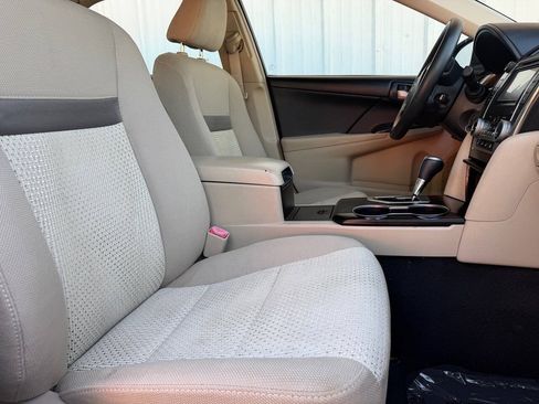 Used 2014 Toyota Camry LE FWD image 15