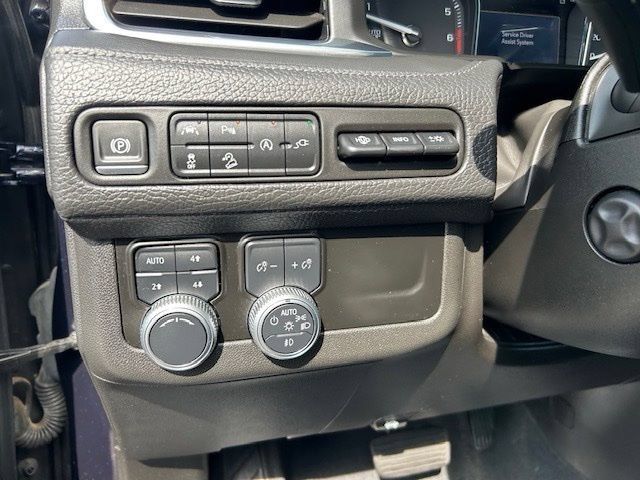 Used 2021 GMC Yukon XL Denali w/ Denali Premium Package AWD/4WD image 22
