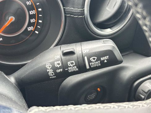 Used 2018 Jeep Wrangler Unlimited Sahara image 23