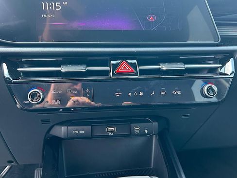 New 2025 Kia Niro EX image 20