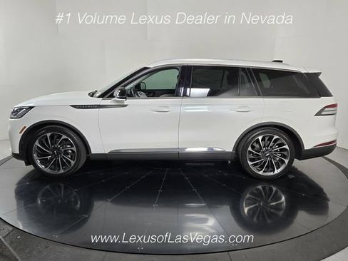 Used 2026 Lincoln Aviator Reserve AWD/4WD image 3