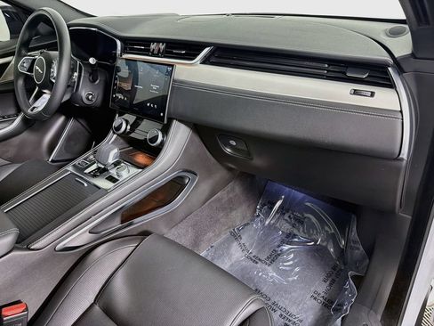 Certified 2025 Jaguar F-PACE R-Dynamic S AWD/4WD image 31