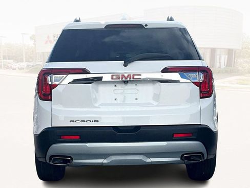 Used 2022 GMC Acadia SLT w/ Technology Package FWD image 5