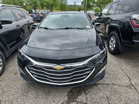Used 2023 Chevrolet Malibu LT w/ Driver Confidence Package FWD image 2