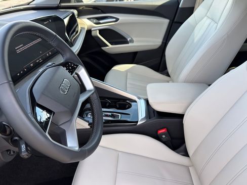 Certified 2025 Audi Q5 Premium w/ Convenience Package image 12