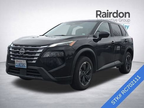 Used 2024 Nissan Rogue SV image 3