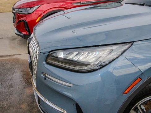 Used 2026 Lincoln Corsair Premiere image 7