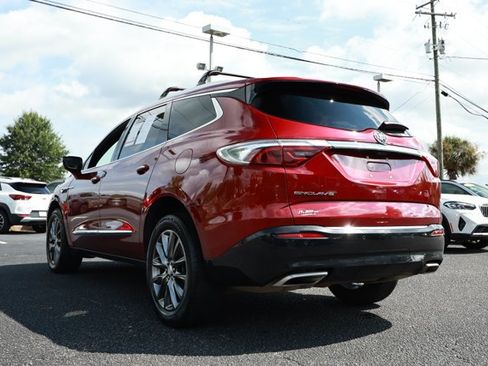Used 2022 Buick Enclave Essence w/ Sound and Sites Package FWD image 8