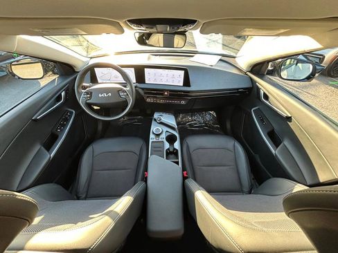 Used 2024 Kia EV6 Light image 13