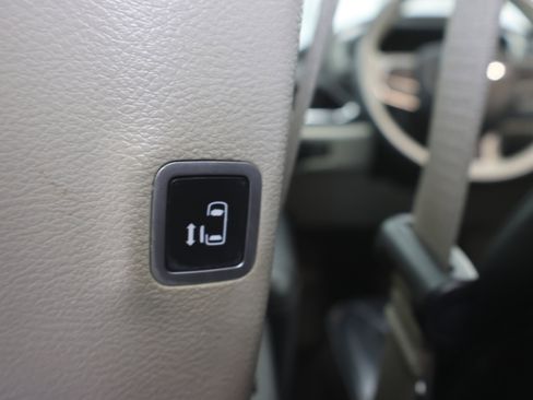 Used 2019 Chrysler Pacifica Limited w/ Tire & Wheel Group image 41