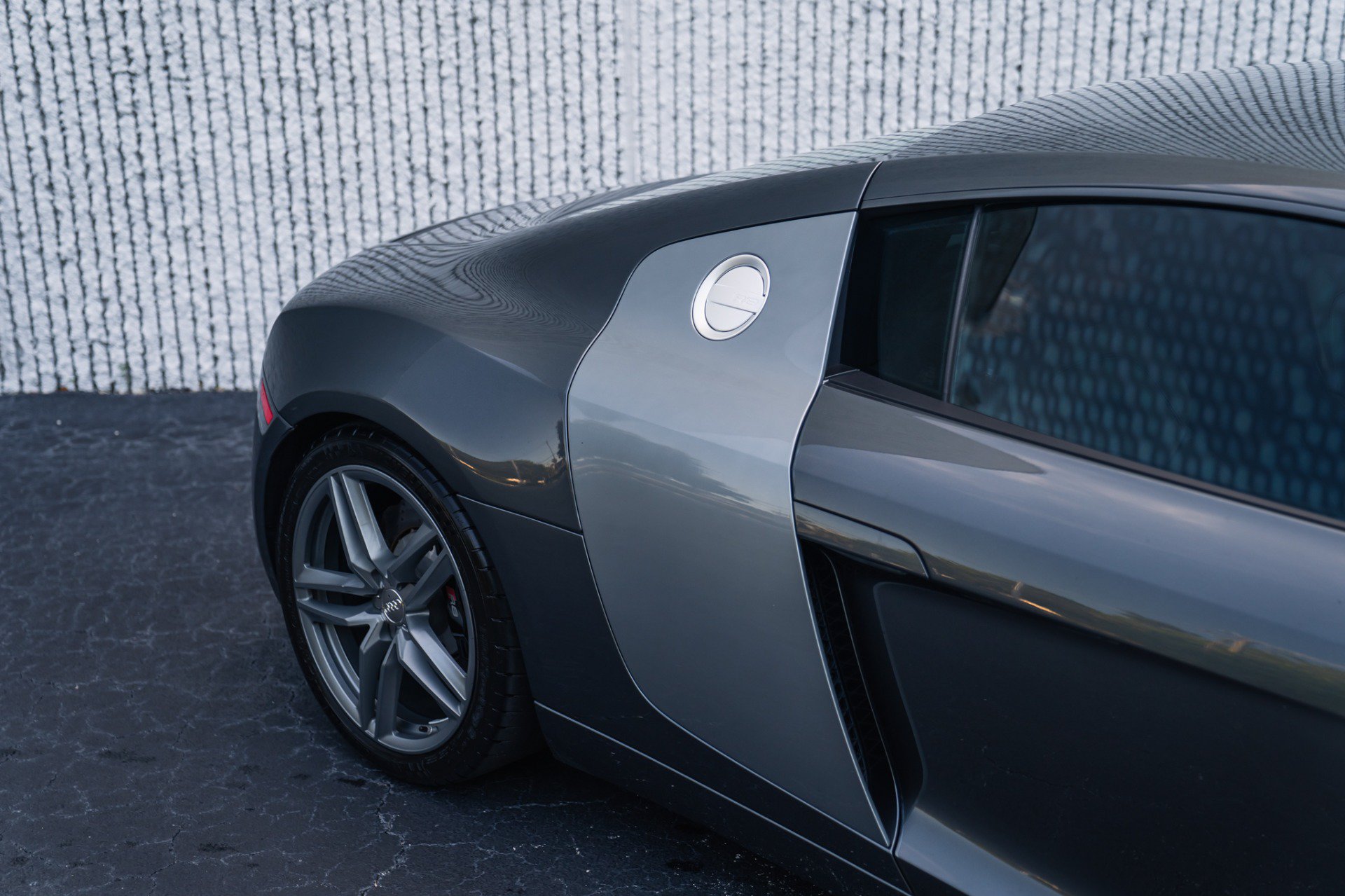 Used 2014 Audi R8 V8 w/ Convenience Package AWD/4WD image 13