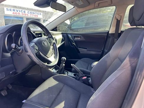 Used 2017 Toyota Corolla iM w/ Carpet Mat Package FWD image 8