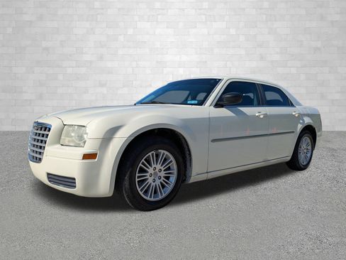 Used 2009 Chrysler 300 LX image 5