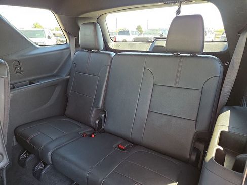 Used 2023 Chevrolet Traverse RS AWD/4WD image 20