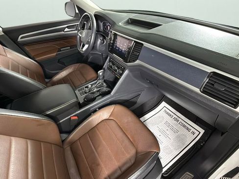 Used 2022 Volkswagen Atlas SEL Premium image 37
