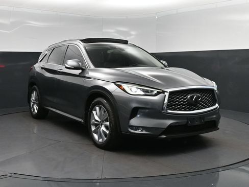 Certified 2022 INFINITI QX50 Essential FWD image 9