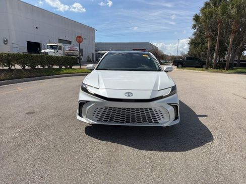 Used 2025 Toyota Camry XSE image 8