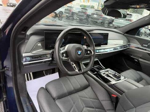 Used 2023 BMW 760i xDrive w/ Executive Package AWD/4WD image 14