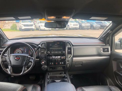 Used 2020 Nissan Titan PRO-4X w/ Pro-4x Convenience Package image 20